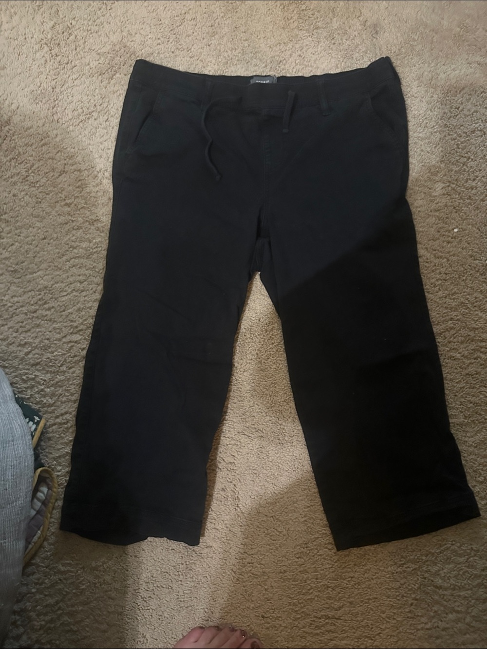 torrid Black Pull-On Capri Pants